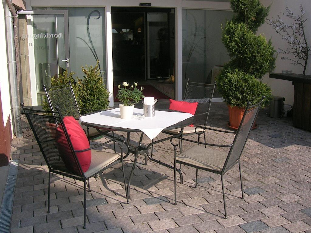 Hotel-Restaurant Pfaelzer Hof Edenkoben Exterior photo